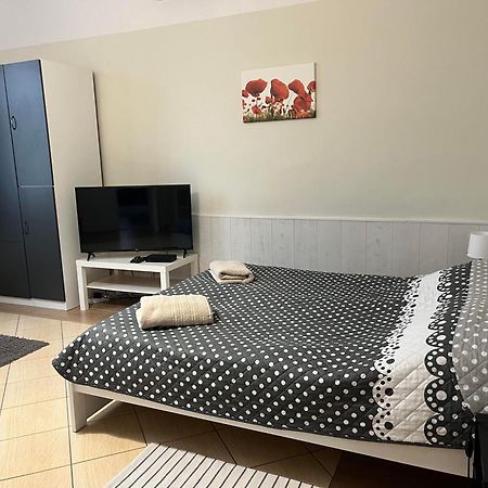 Idill Apartmanház B&B Tiszafüred Exterior foto